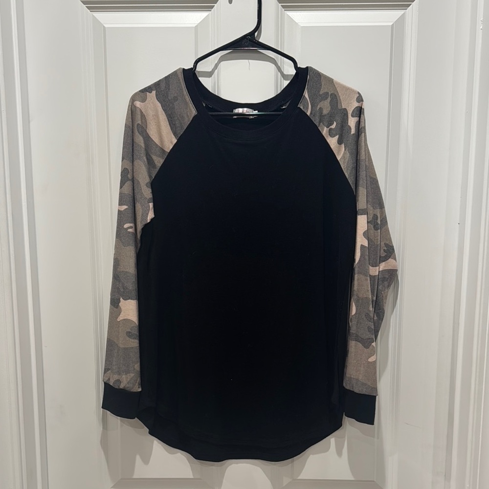Alife Black and Gray Raglan Sweatshirt